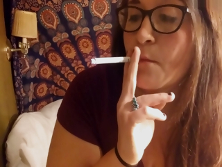 Gorgeous Bbw Smokes And Talks. Cute Southern Accent. Down To Earth Jewliesparxx